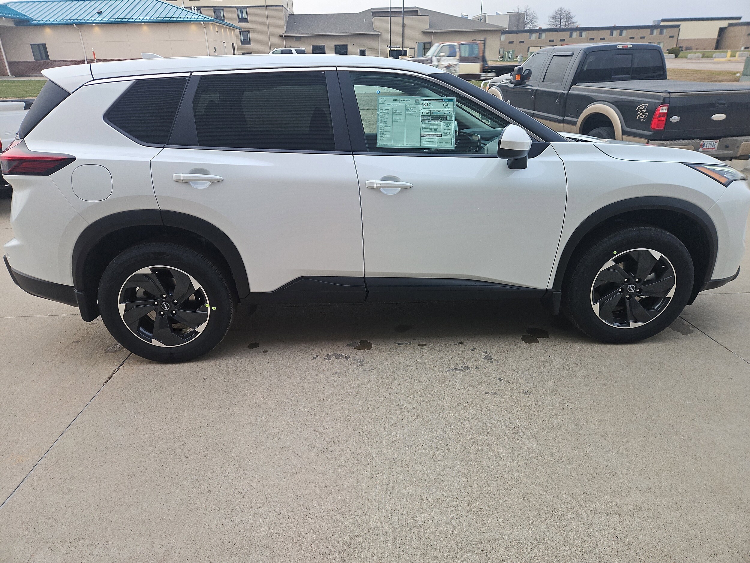 2026 Nissan Rogue SV photo 3