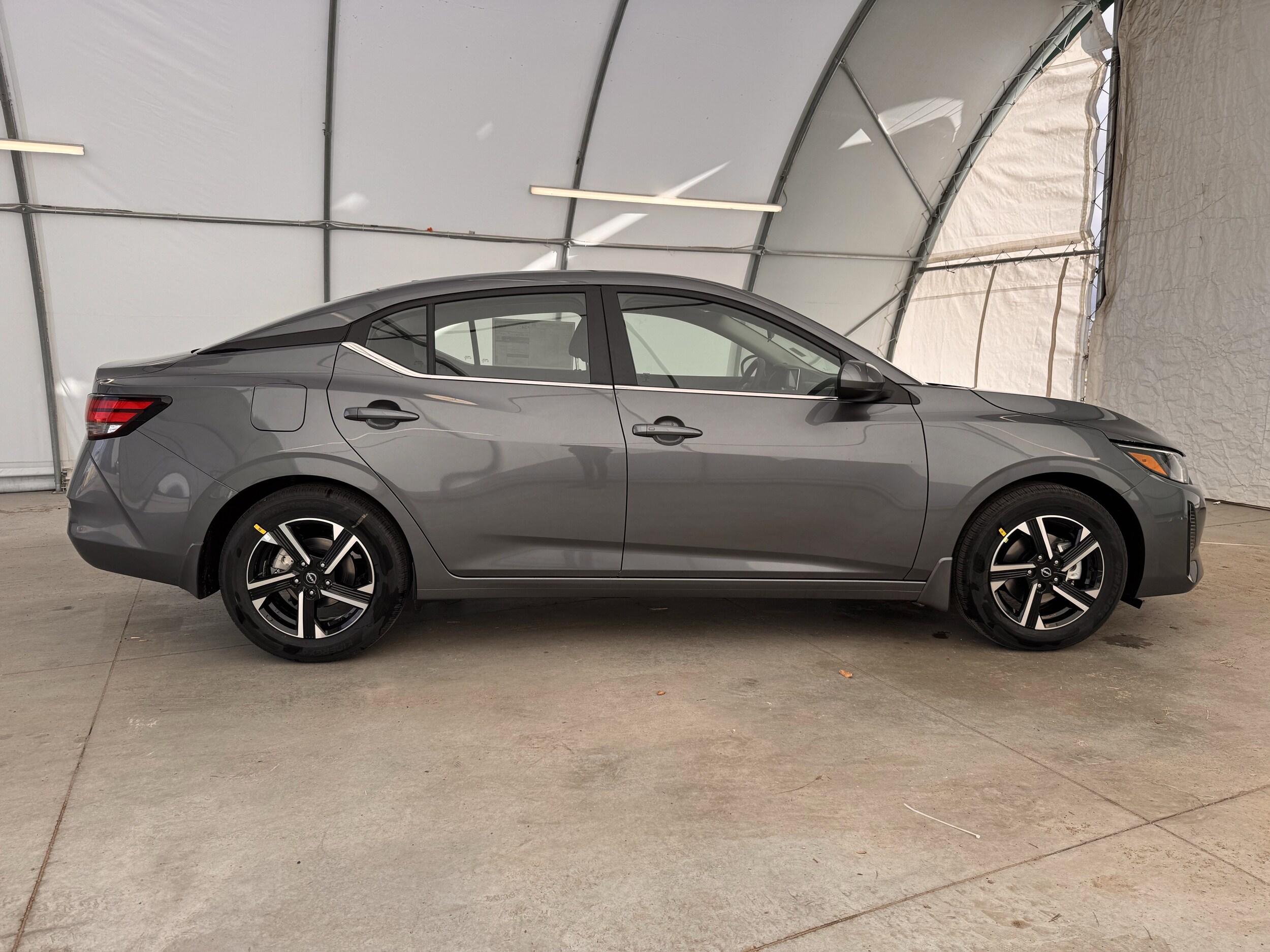 2025 Nissan Sentra SV photo 4