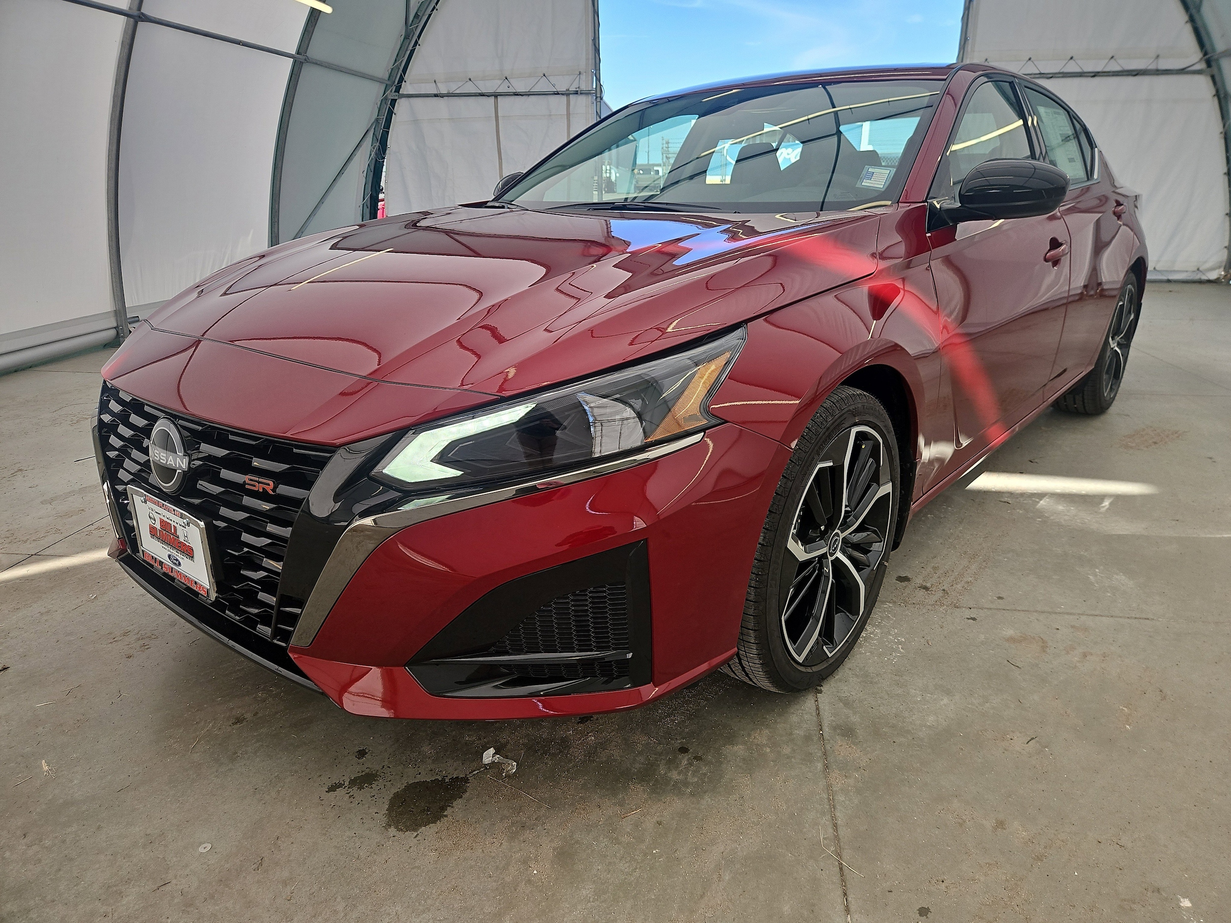 2025 Nissan Altima SR's photo