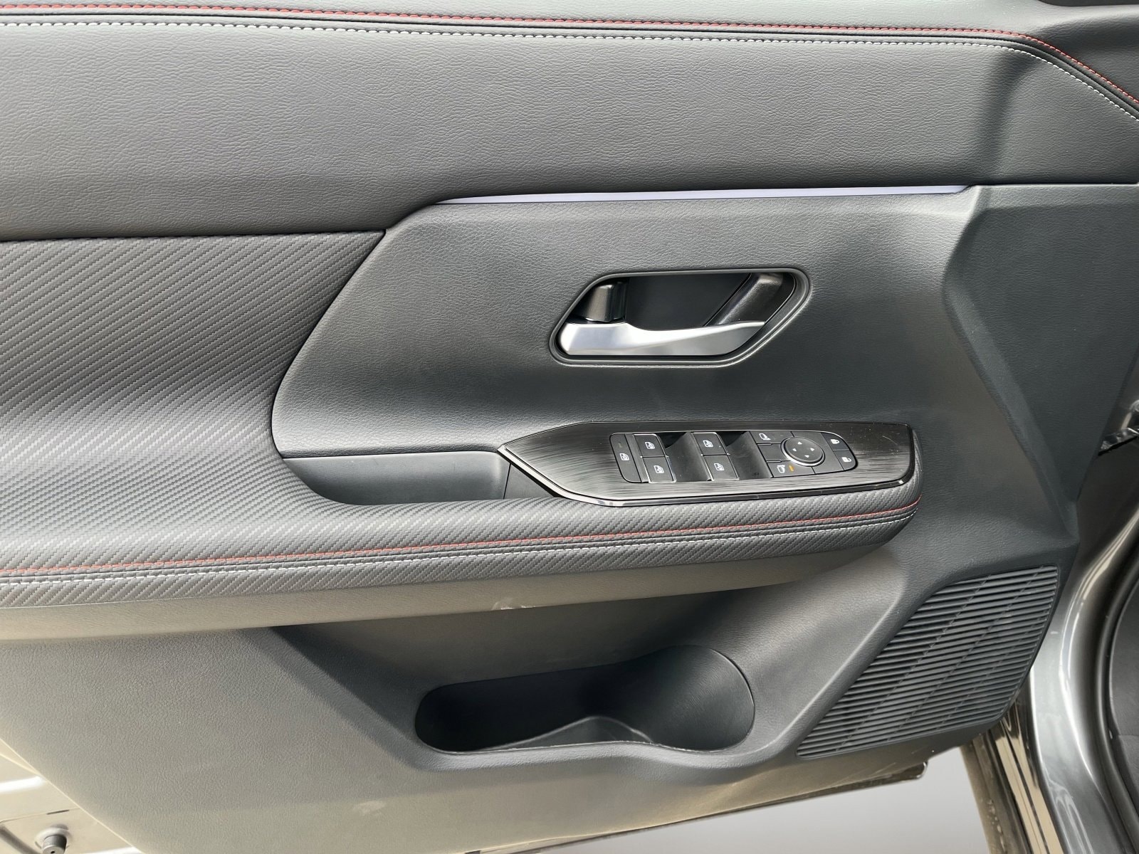 2026 Nissan KICKS SR AWD - Photo 12
