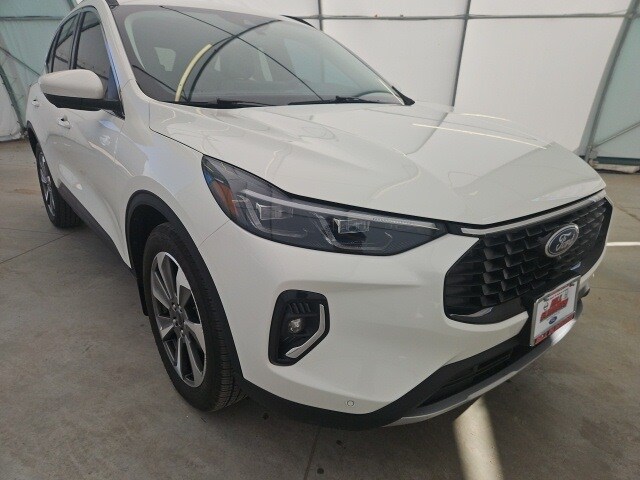 2023 Ford Escape Platinum photo 3