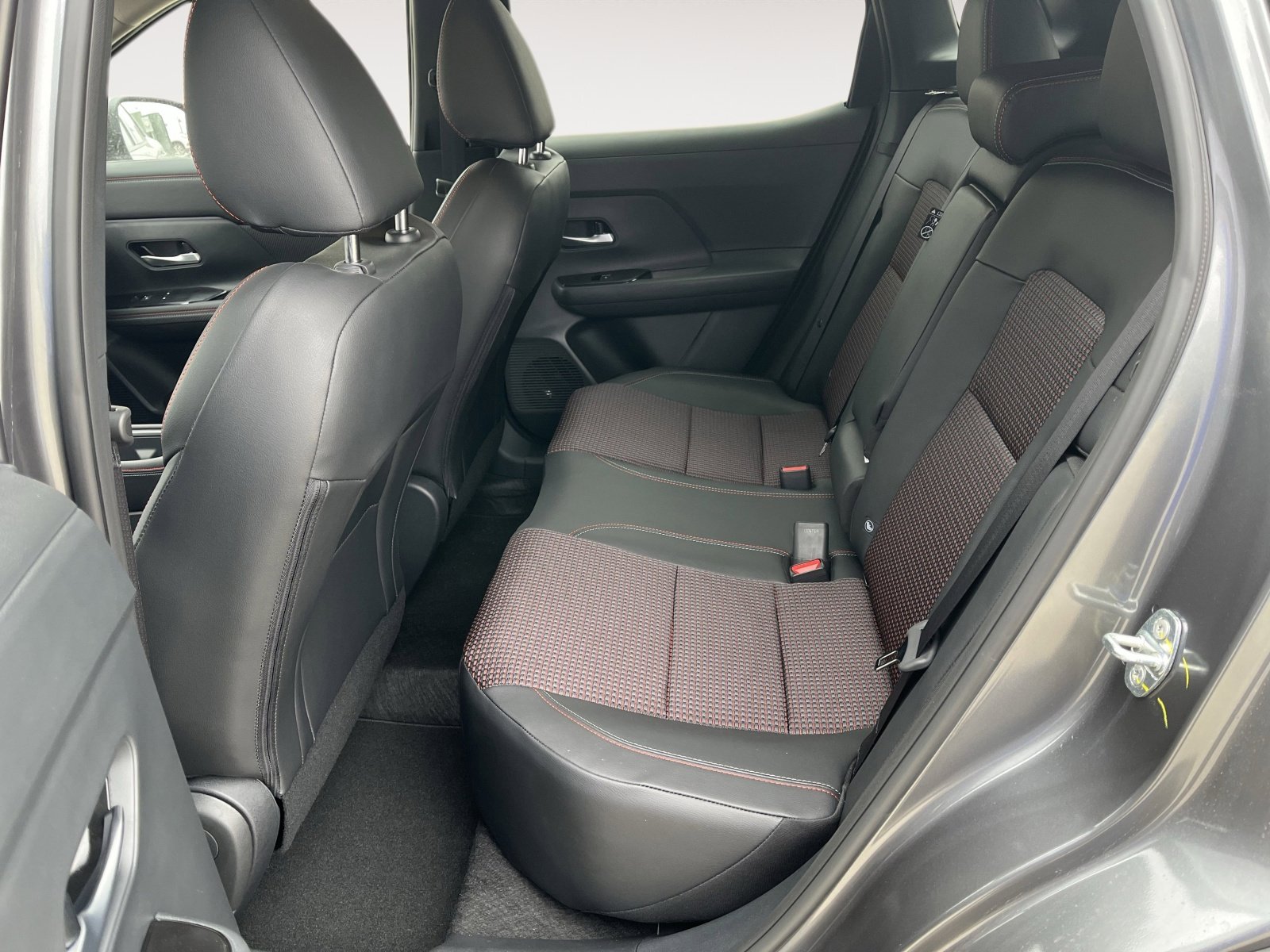 2026 Nissan KICKS SR AWD - Photo 11