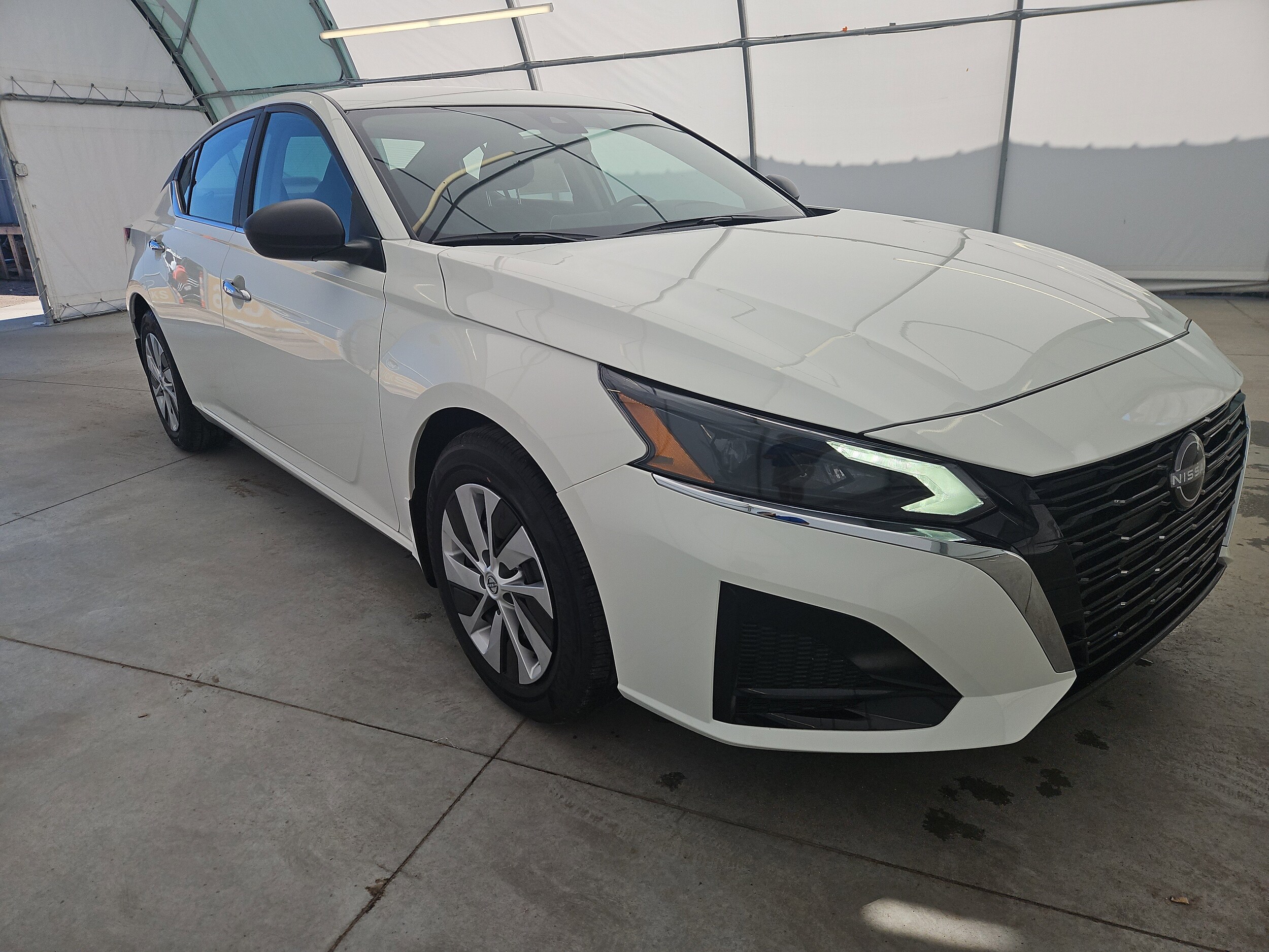 2025 Nissan Altima S photo 2