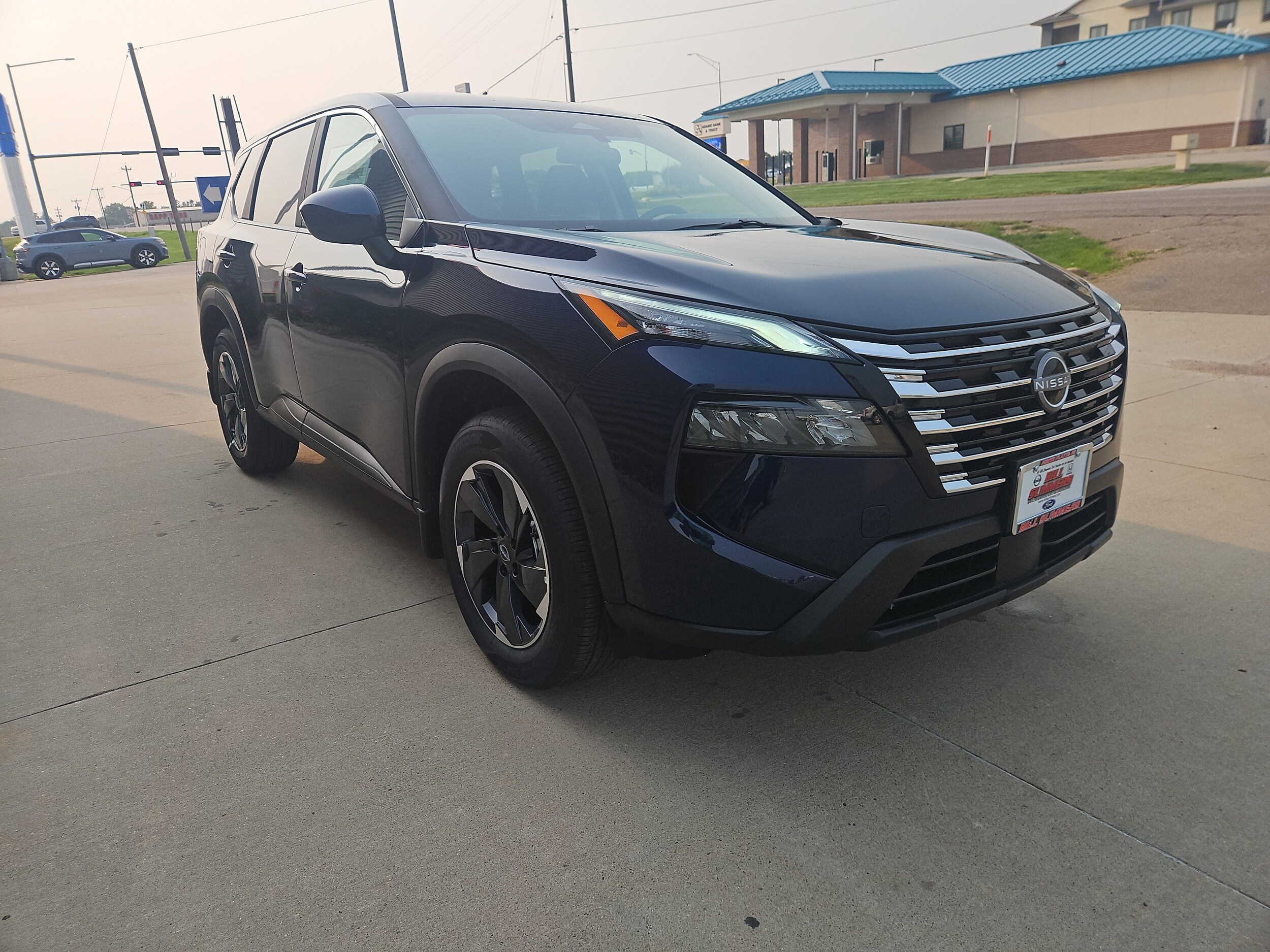 2026 Nissan Rogue SV photo 2