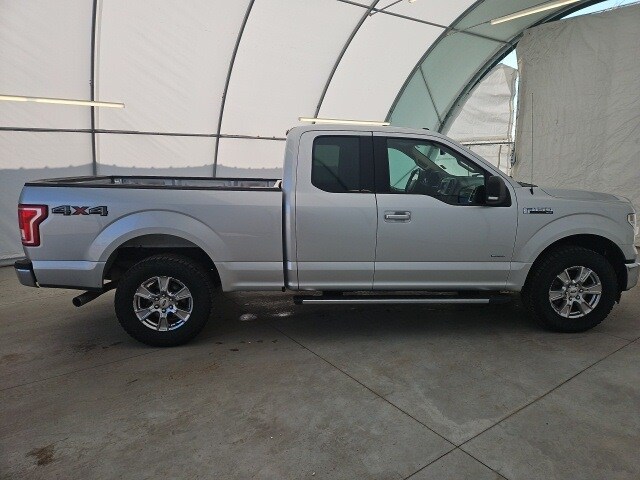 2015 Ford F-150 XLT photo 2