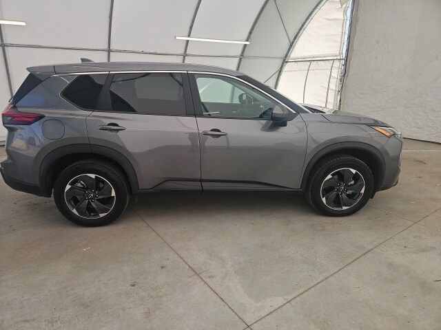 2024 Nissan Rogue SV photo 3