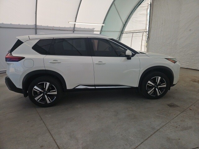 2023 Nissan Rogue SL photo 2