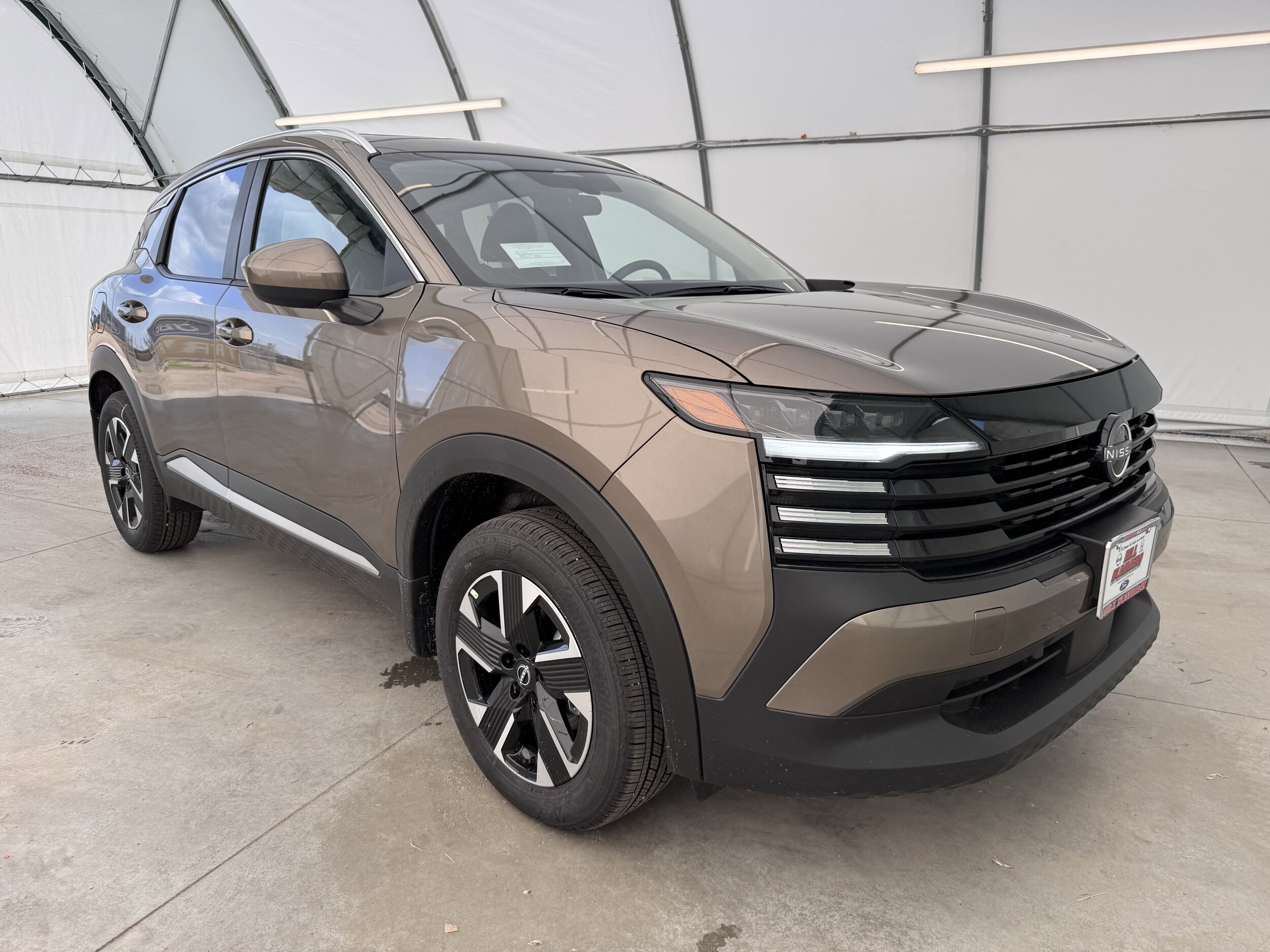 2025 Nissan Kicks SV photo 3