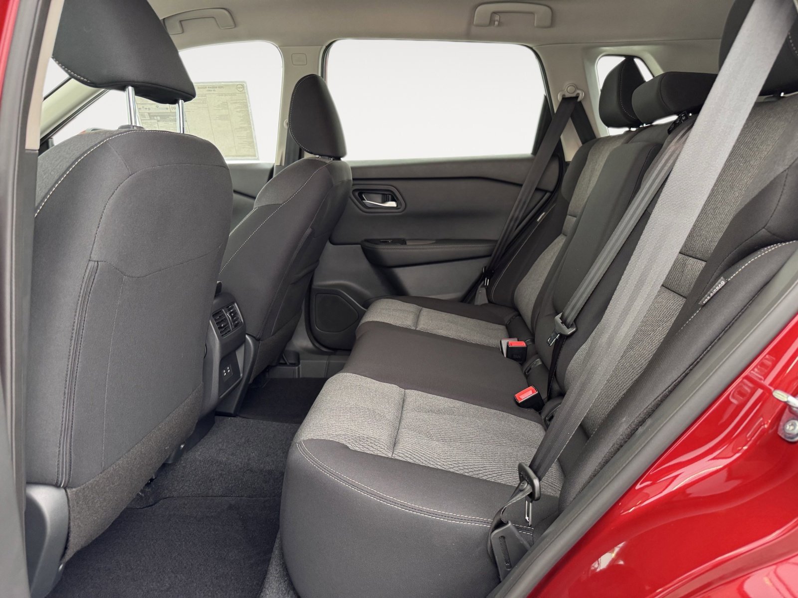 2026 Nissan Rogue SV - Photo 11