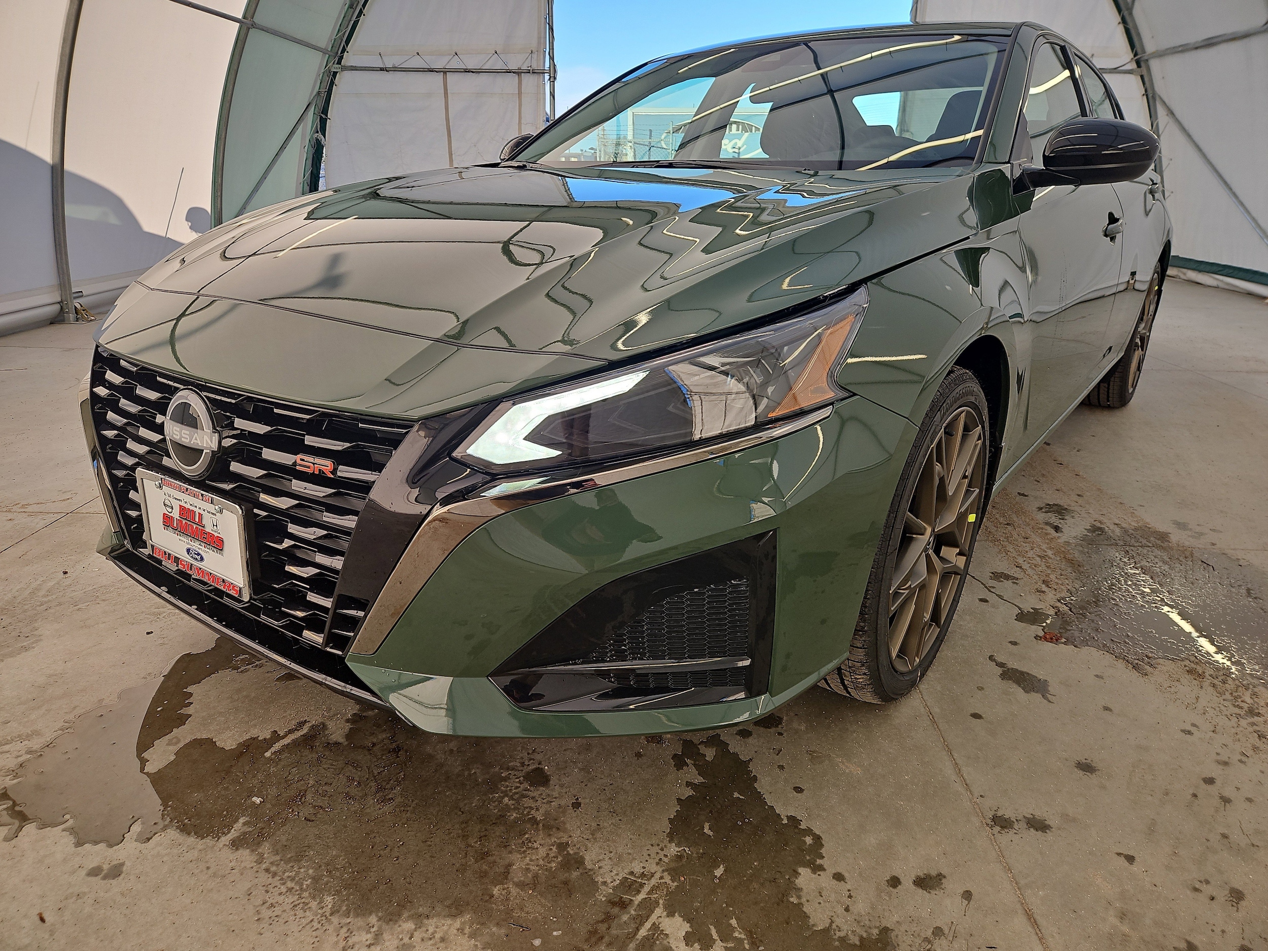 2025 Nissan Altima SR's photo