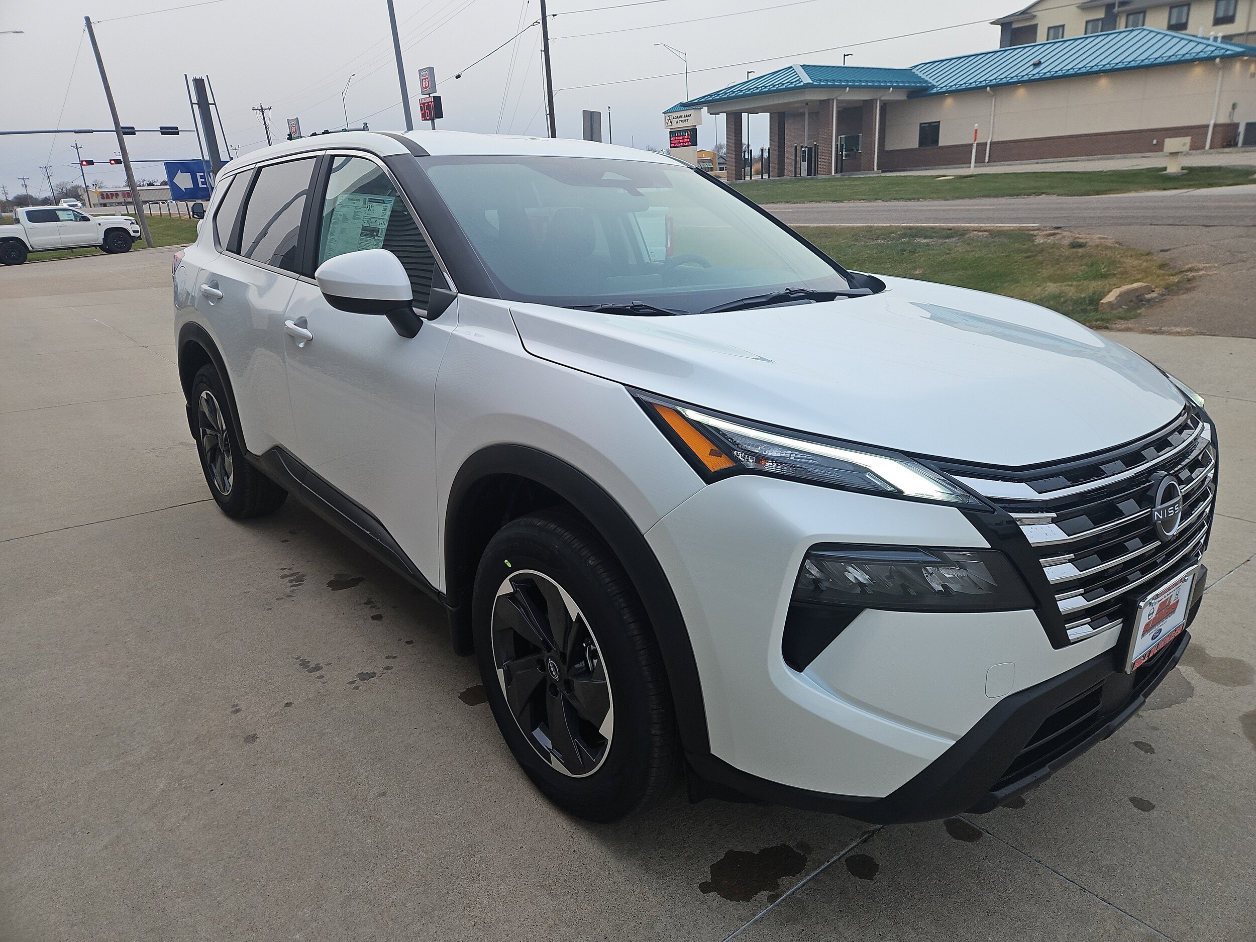 2026 Nissan Rogue SV photo 2