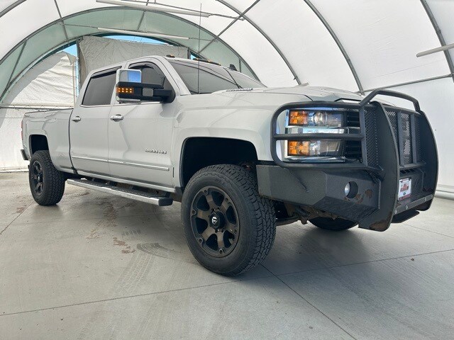 2017 Chevrolet Silverado 2500HD LTZ photo 3