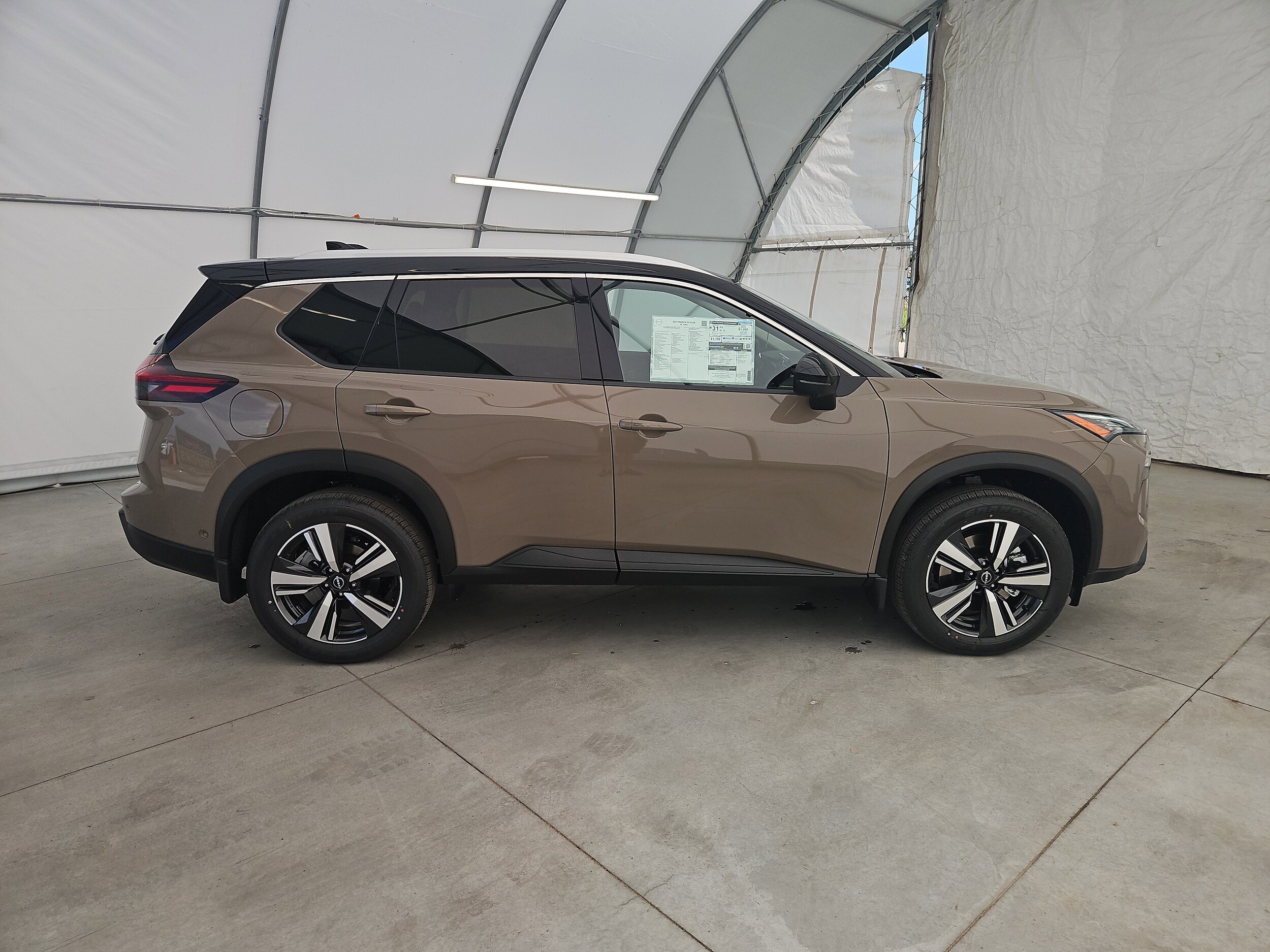 2025 Nissan Rogue SL photo 4