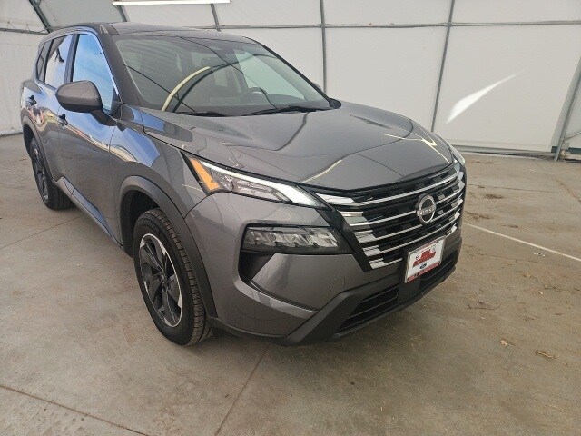 2024 Nissan Rogue SV photo 2