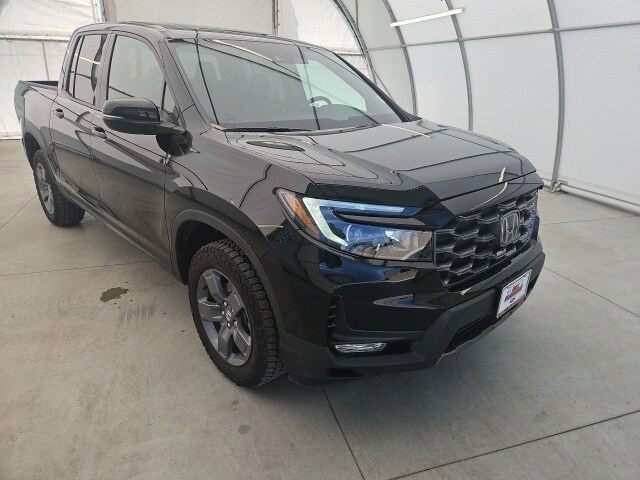 2025 Honda Ridgeline TrailSport photo 3