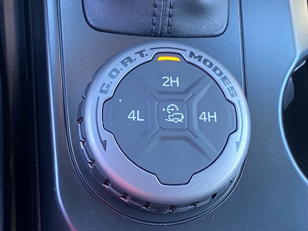 2025 Ford Bronco 4-Door Base - Photo 13