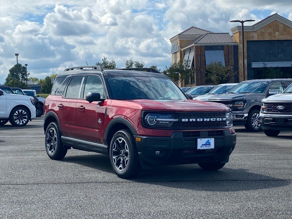 2025 Ford Bronco Sport Outer Banks photo 2