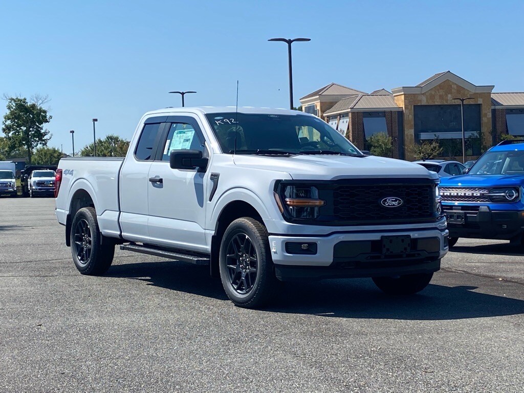 2025 Ford F-150 STX photo 2