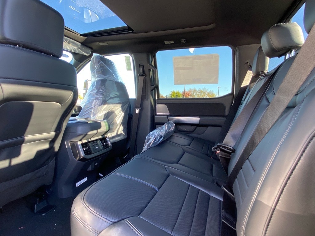 2026 Ford F-250 Super Duty Platinum - Photo 16