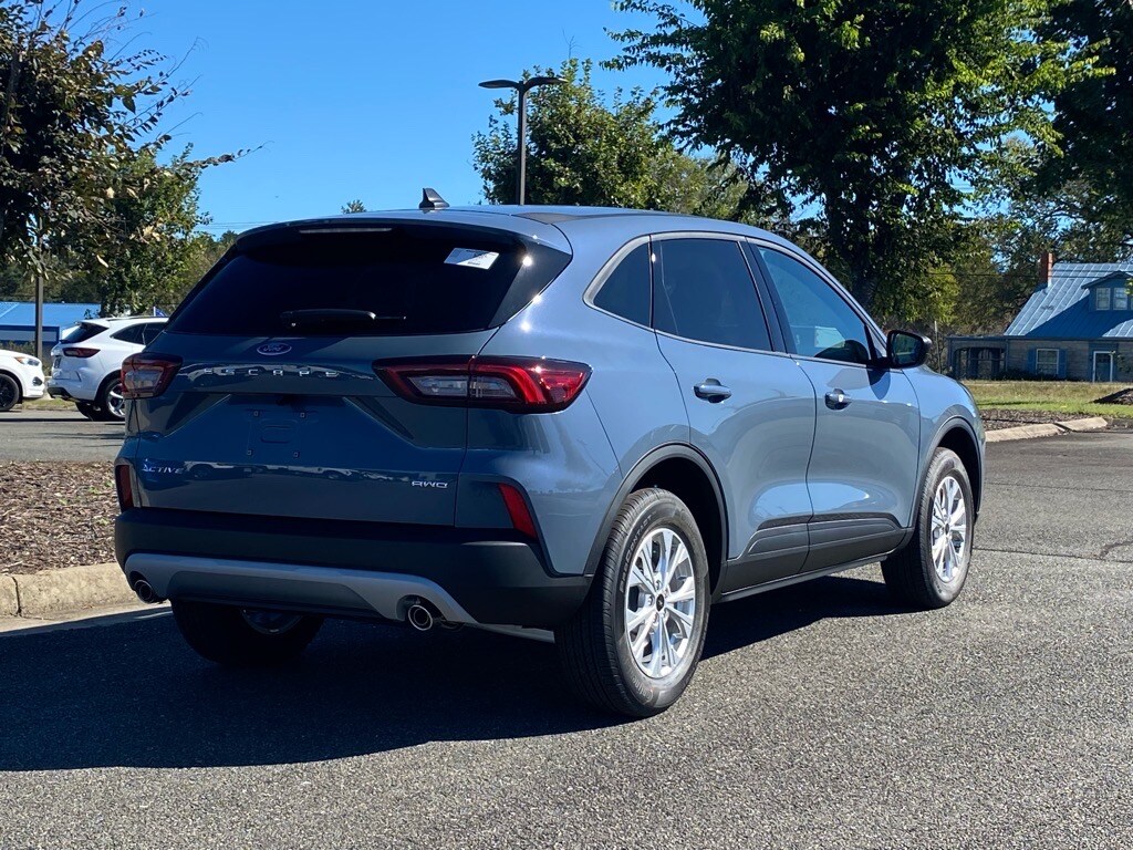 2026 Ford Escape Active photo 2