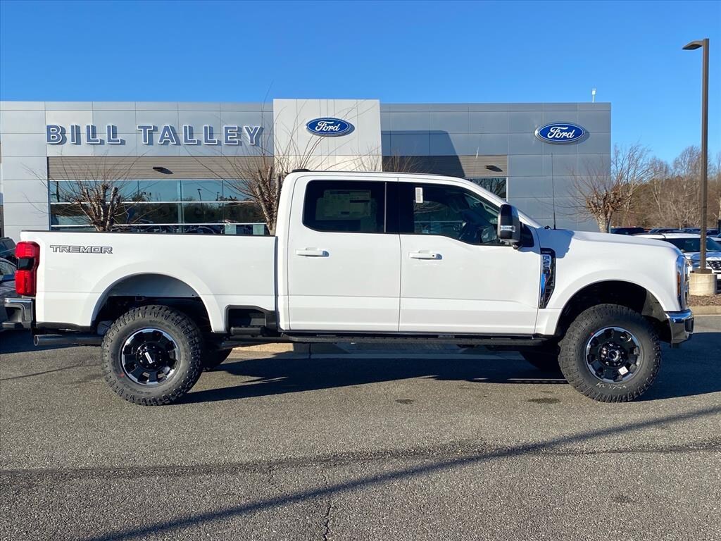 New 2026 Ford F-250SD Lariat Truck Crew Cab