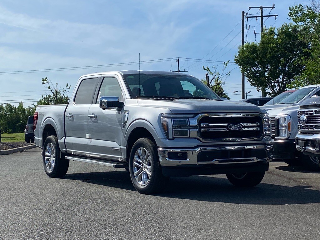 2025 Ford F-150 Lariat photo 2