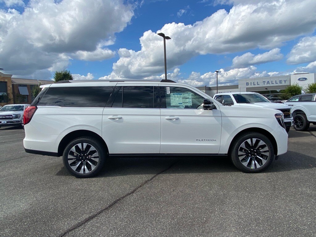 2025 Ford Expedition MAX Platinum photo 3