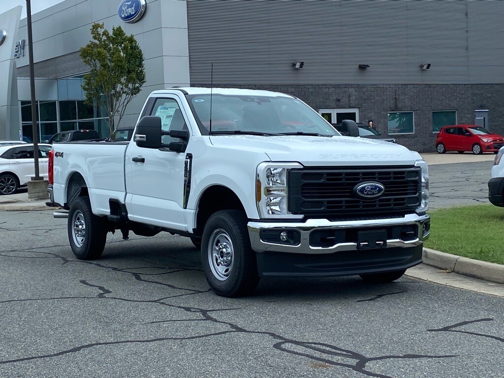 2025 Ford F-250 photo 2