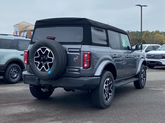2024 Ford Bronco Outer Banks photo 4