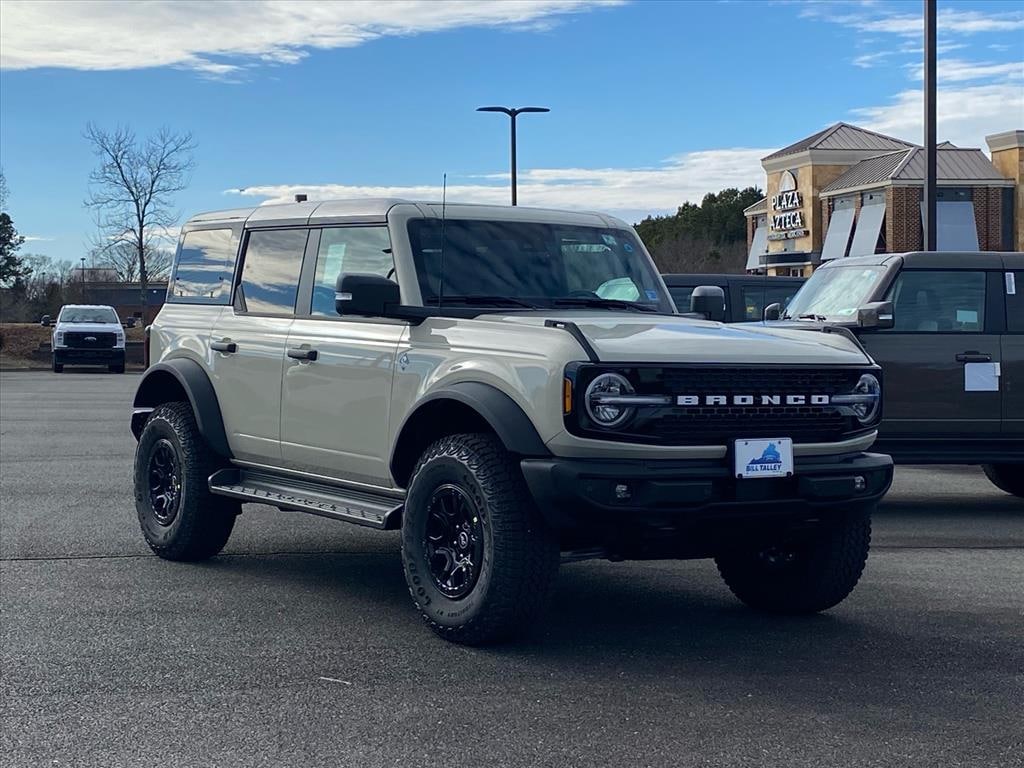 New 2025 Ford Bronco Outer Banks SUV