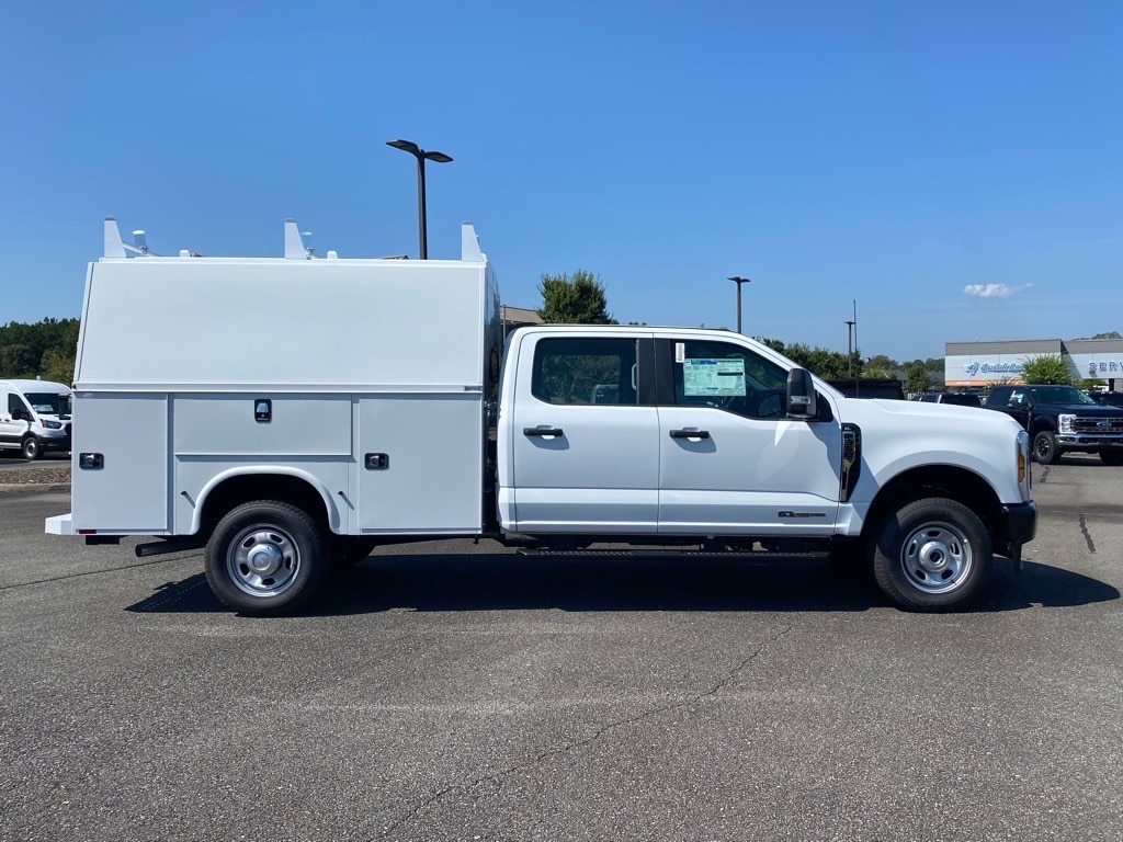 New 2025 Ford F-350SD XL Truck Crew Cab