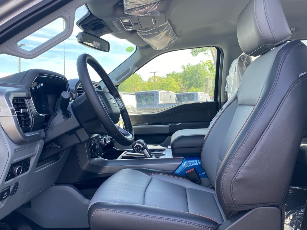 2025 Ford F-150 Lariat - Photo 10