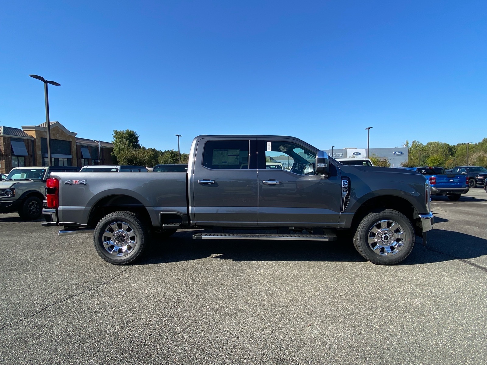 New 2027 Ford F-250SD Lariat Truck Crew Cab
