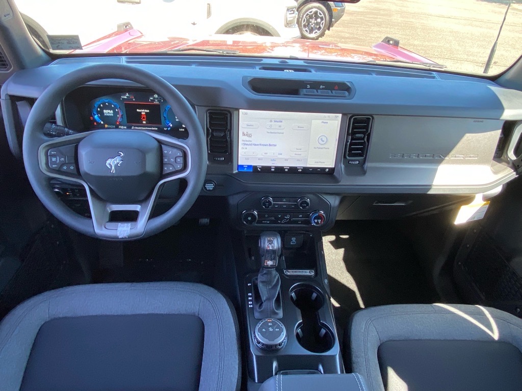 2025 Ford Bronco 4-Door Base - Photo 10