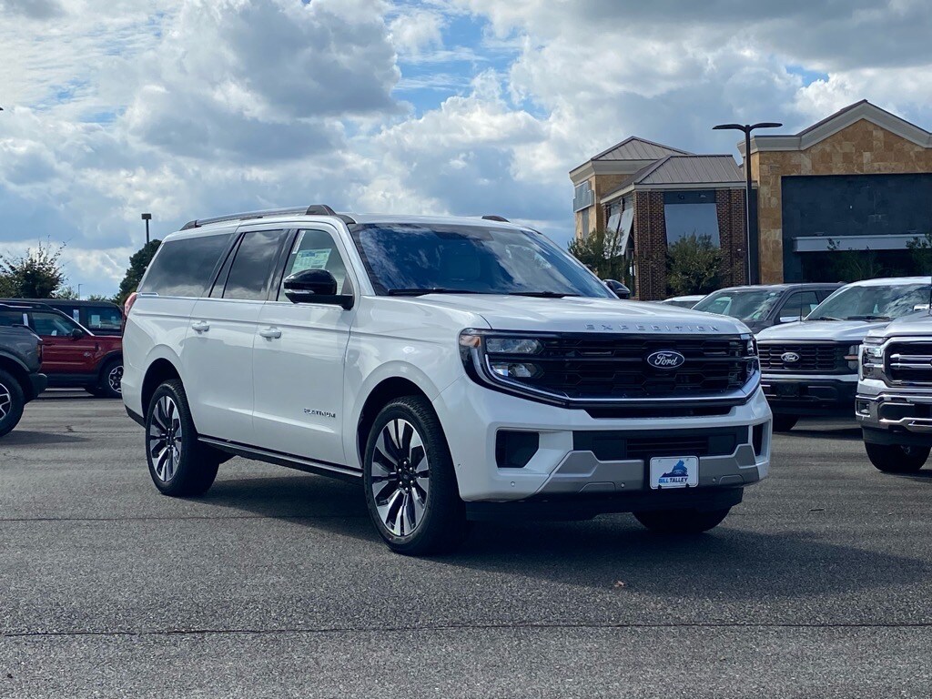 2025 Ford Expedition MAX Platinum photo 2