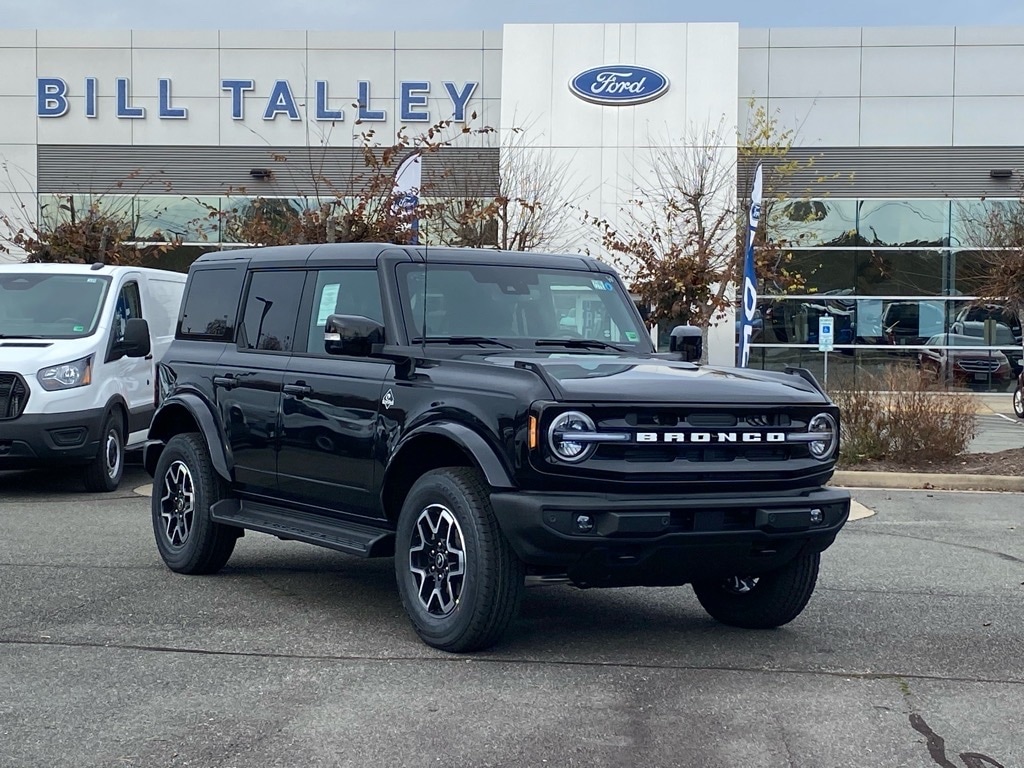 New 2025 Ford Bronco Outer Banks SUV