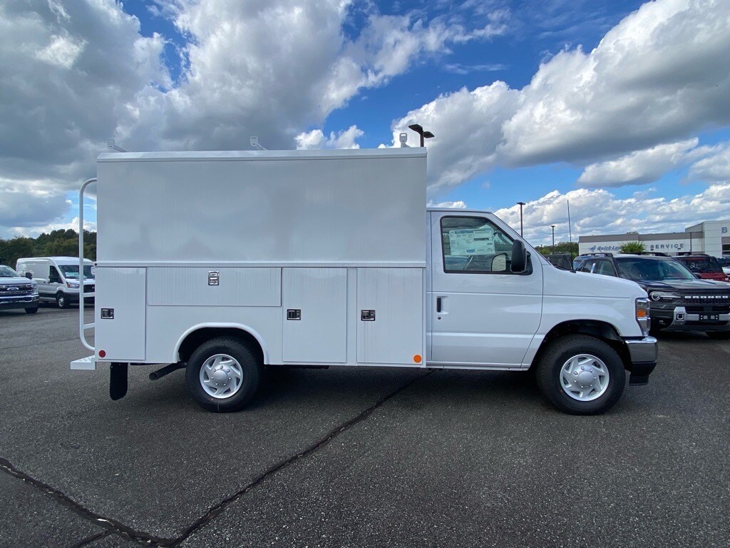 2026 Ford E-350 Base photo 3