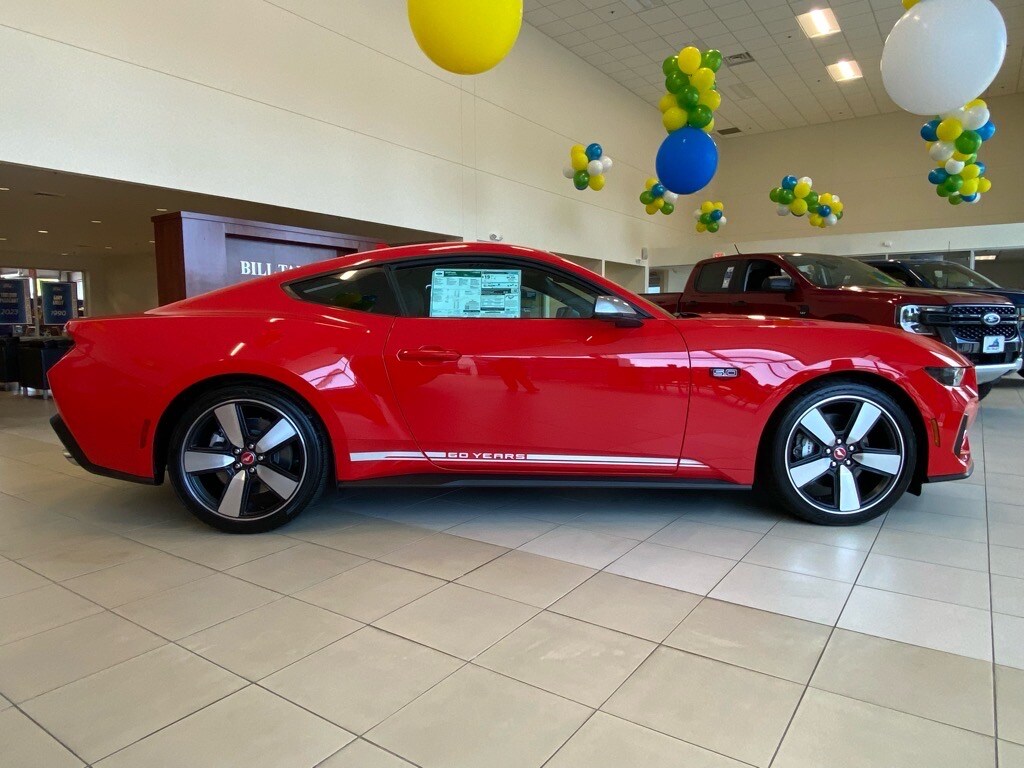 2025 Ford Mustang GT Premium photo 3