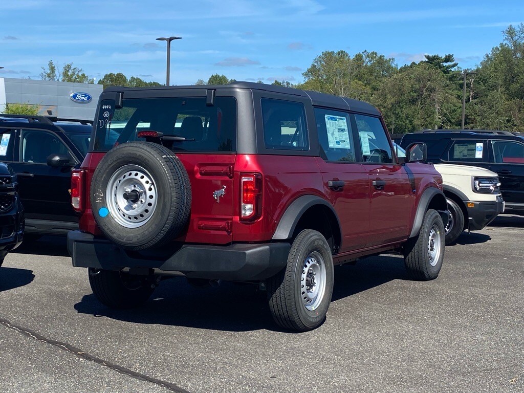 2025 Ford Bronco Base photo 4