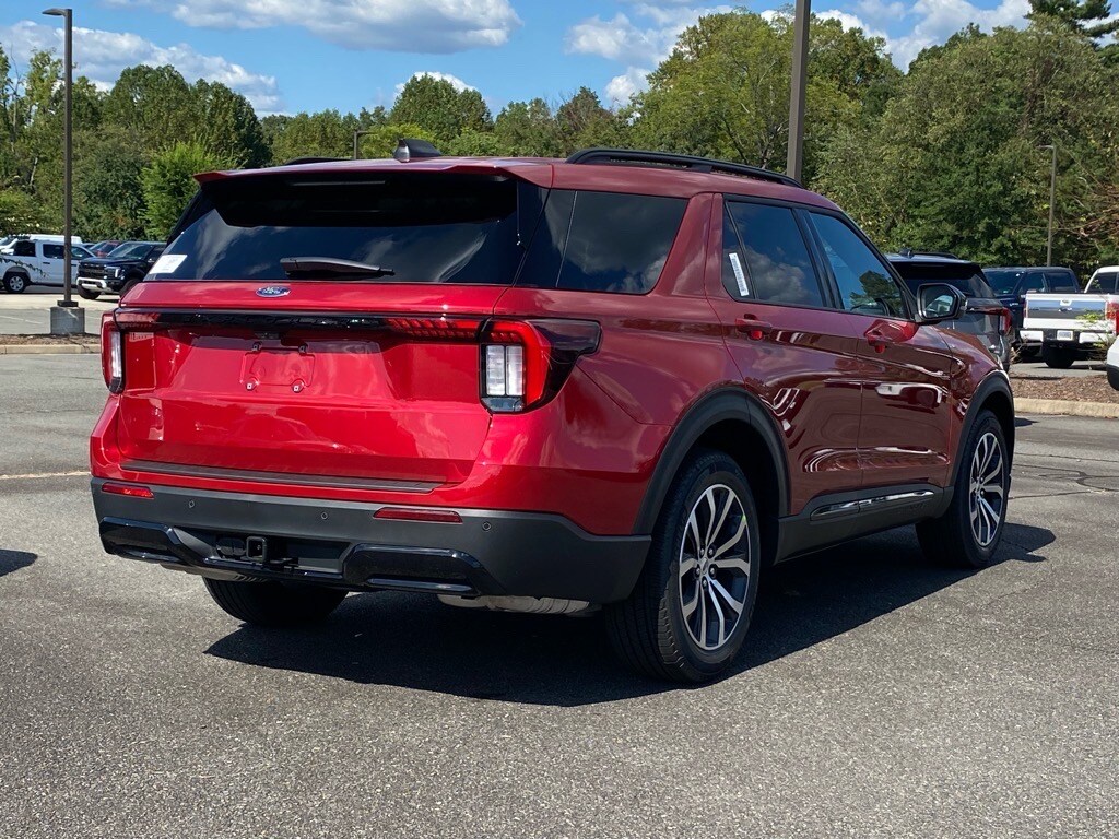 2025 Ford Explorer ST-Line photo 3