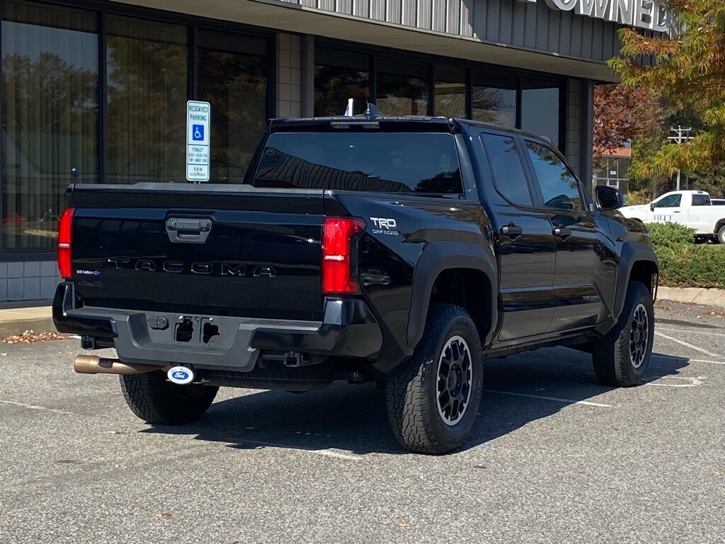 2024 Toyota Tacoma TRD photo 2