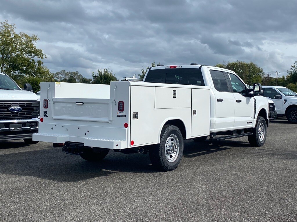 2026 Ford F-350 photo 4