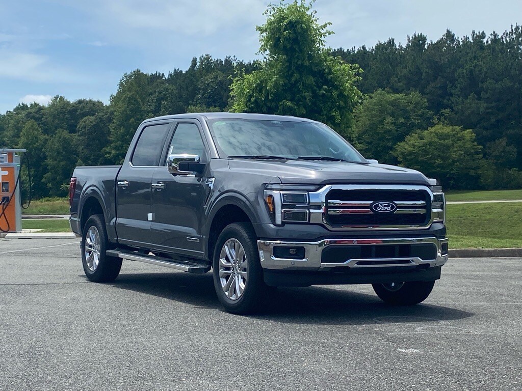 2025 Ford F-150 Lariat photo 2