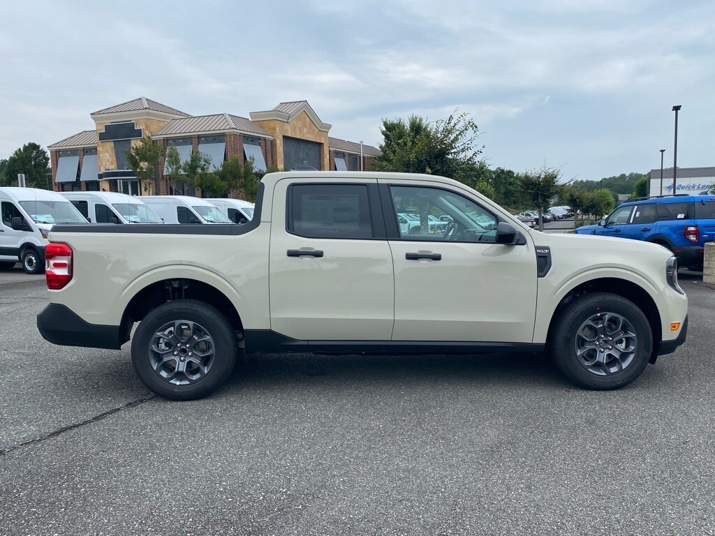 2025 Ford Maverick XLT photo 3