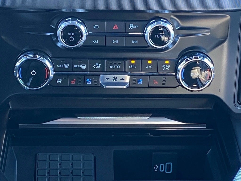 2026 Ford F-250 Super Duty Platinum - Photo 9