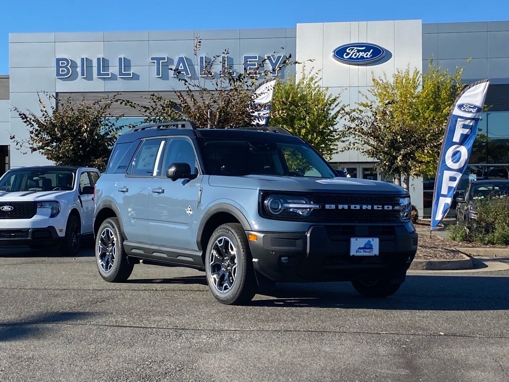 2025 Ford Bronco Sport Outer Banks photo 2