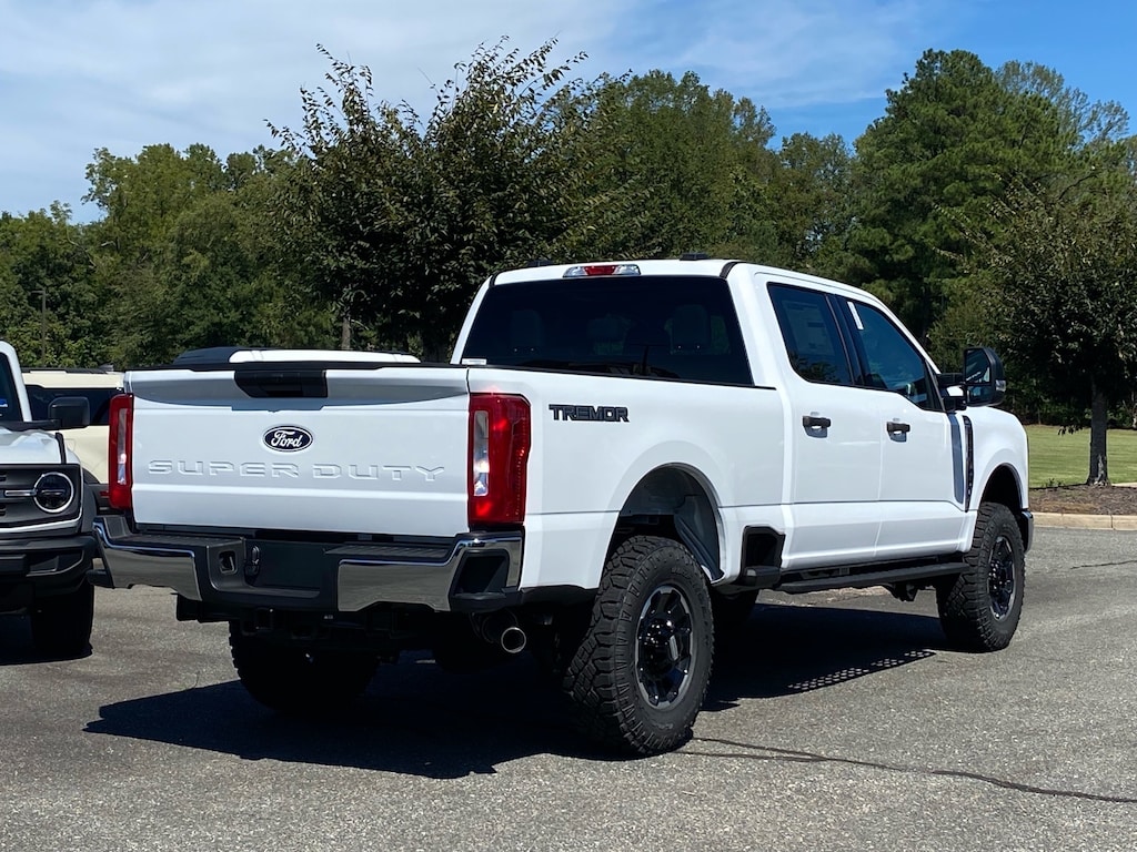 New 2027 Ford F-250SD XLT Truck Crew Cab