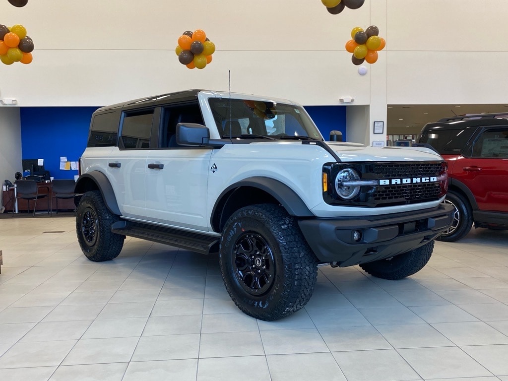 New 2025 Ford Bronco Outer Banks SUV