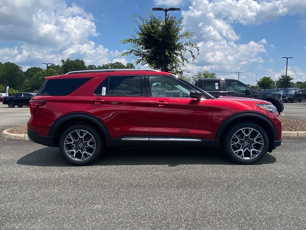 2025 Ford Explorer Platinum photo 2