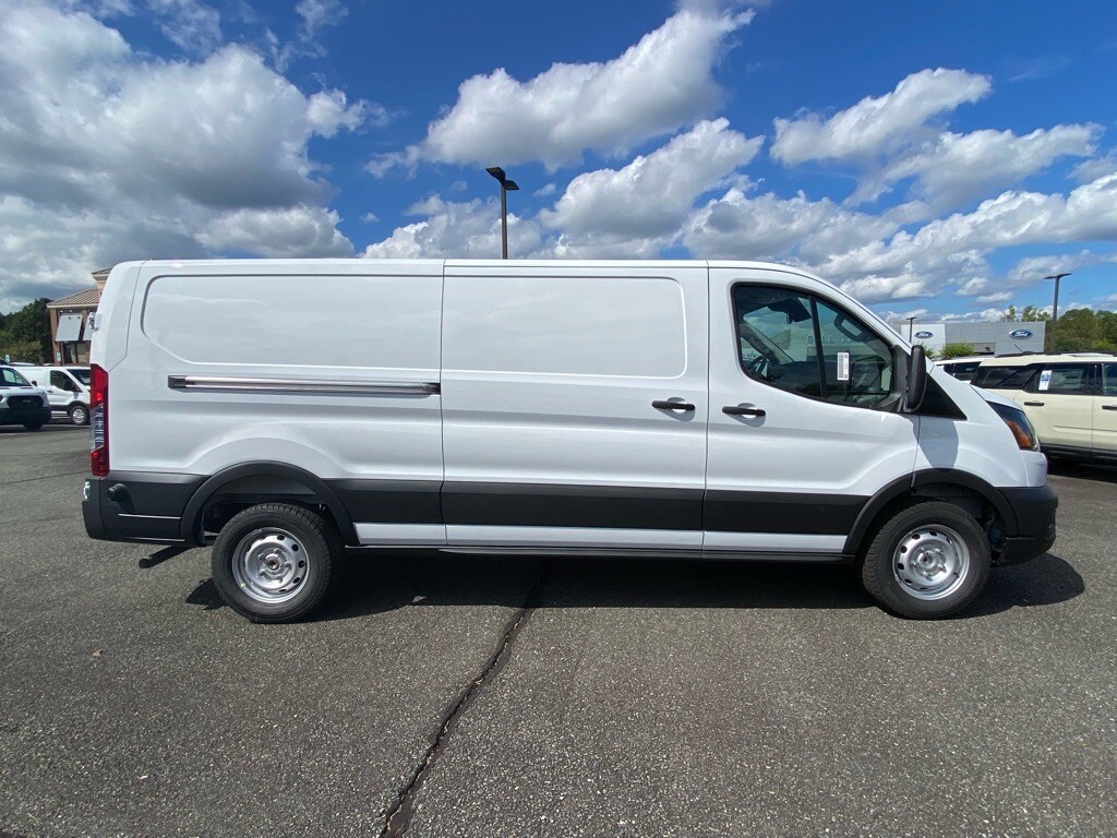 2025 Ford Transit photo 3